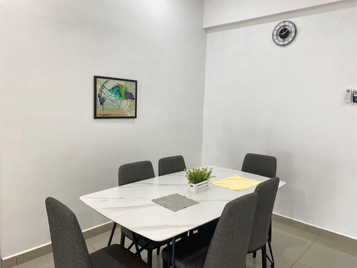 休闲民宿 Leisure Homestay @The Venus Sitiawan Kampong Lumut Kiri Buitenkant foto